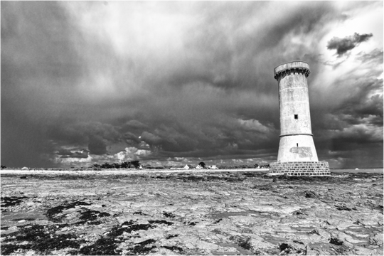 La Tour des anglais sous l'orage